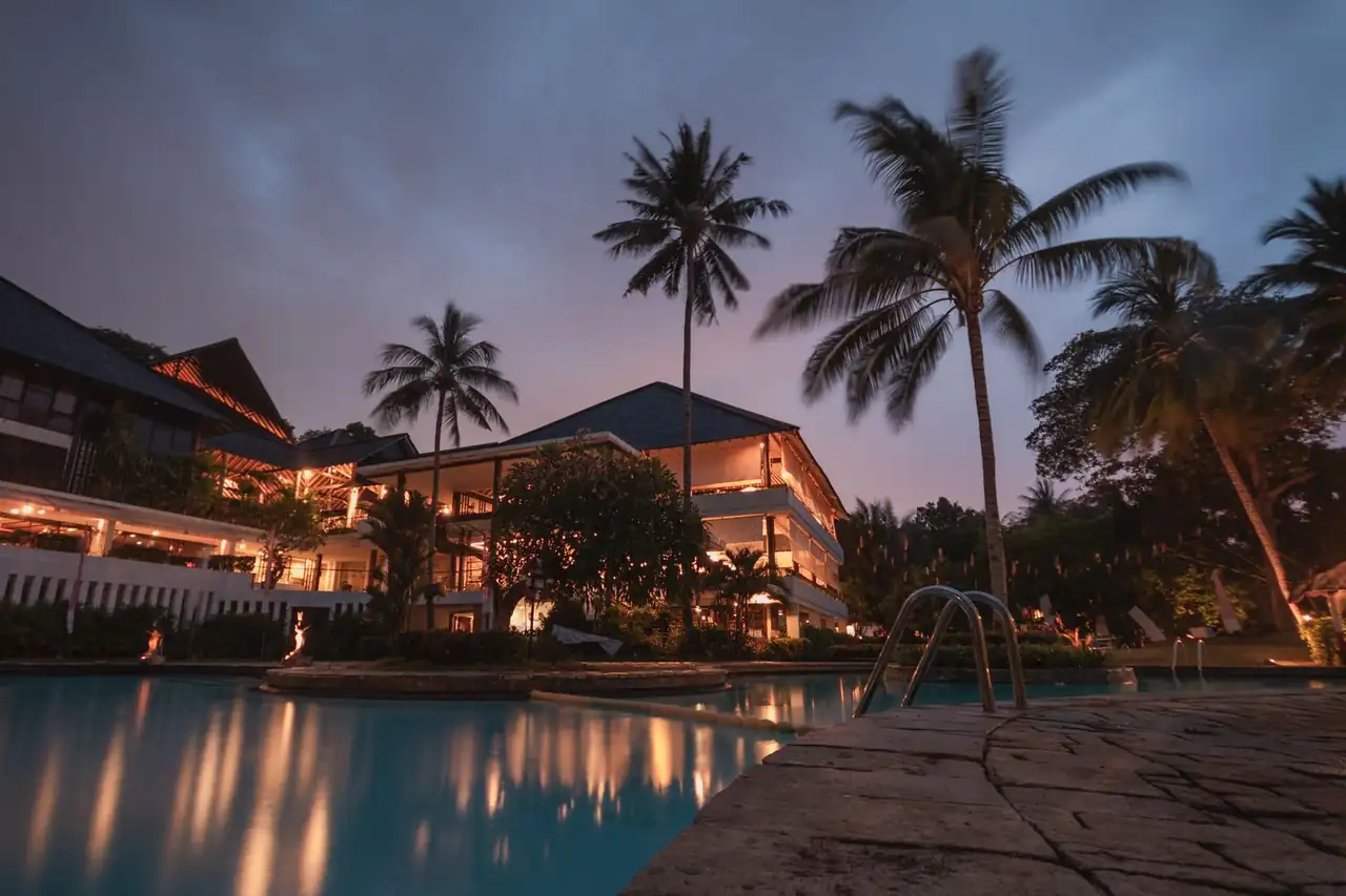 Piscine de Soirée
