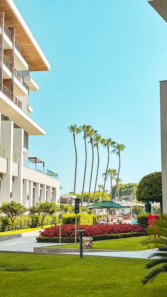 Façade luxueuse du Belona Grandhotel
